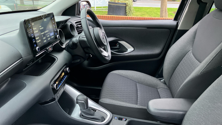 Toyota Yaris 1.5 Hybrid Design 5dr CVT Hybrid Hatchback